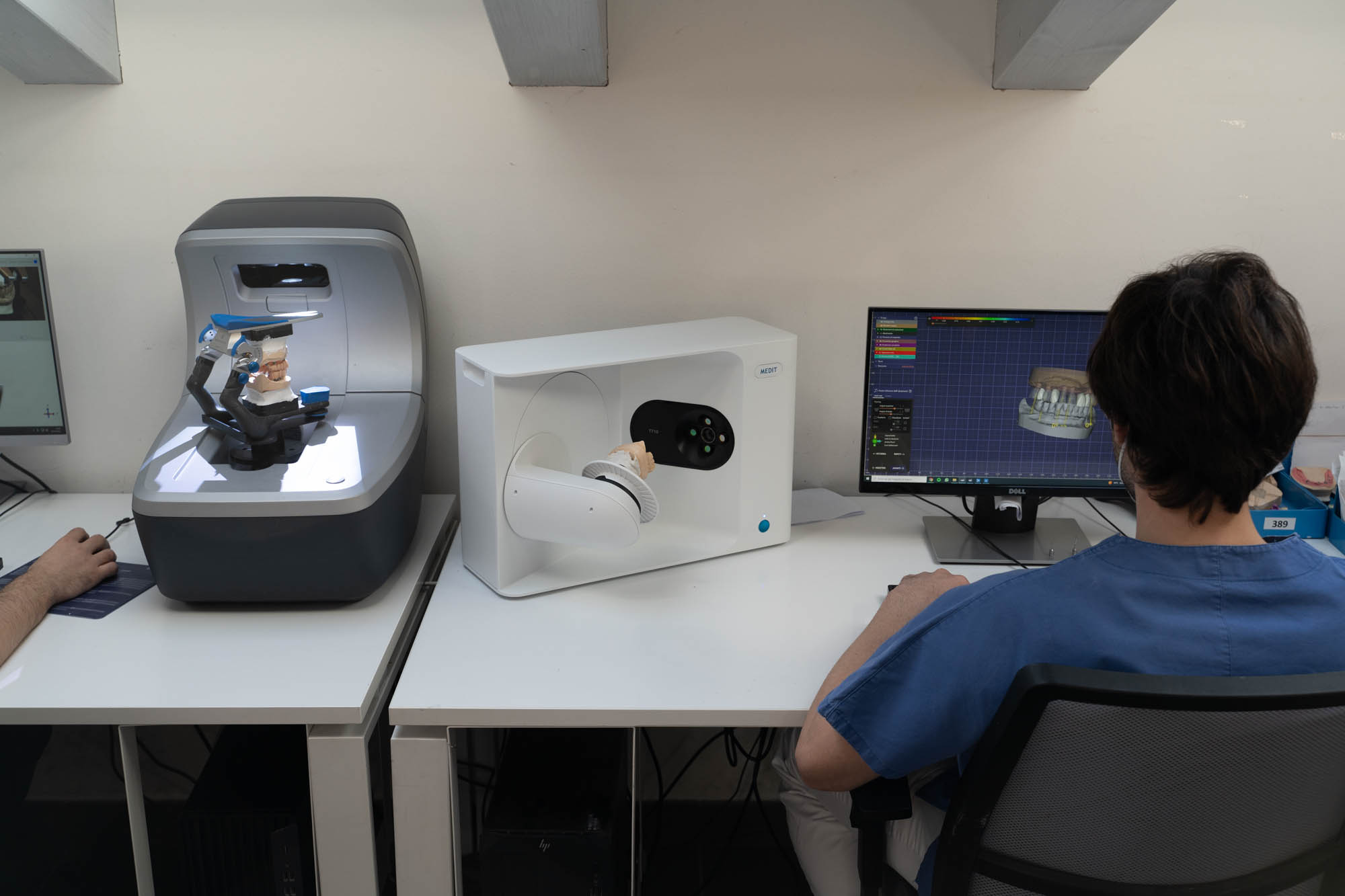 Tommaso grandi laboratorio interno denti fissi in 24 h interventi avanzati soluzioni personalizzate